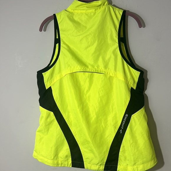 Brooks Neon Running Vest GUC - Picture 5 of 6